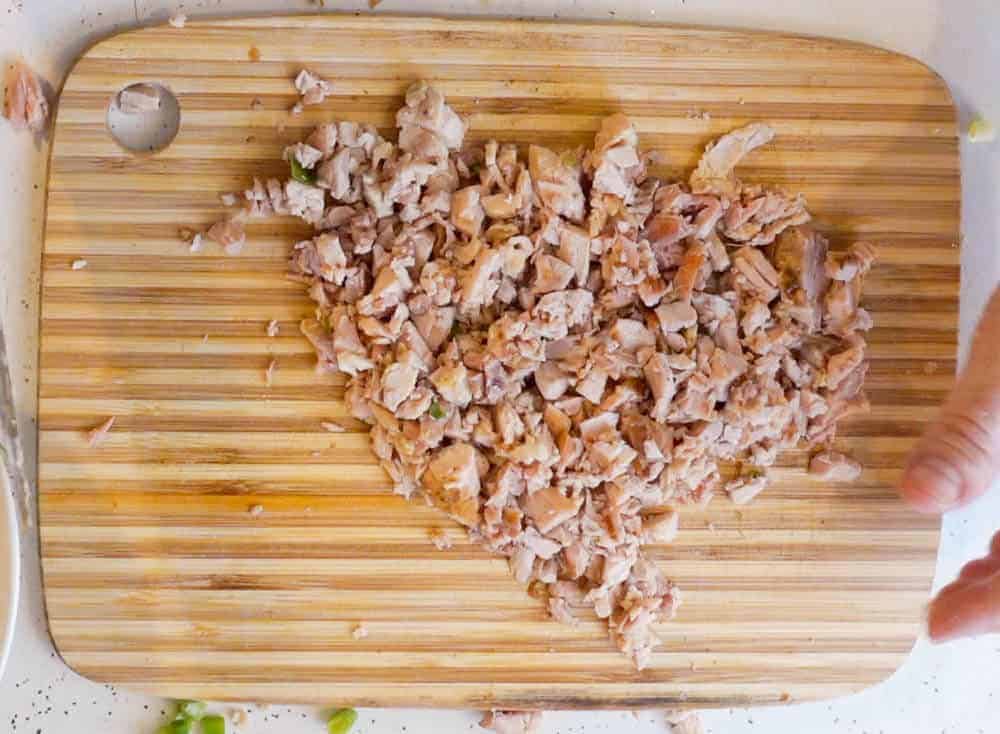 https://stuffmattycooks.com/wp-content/uploads/2021/02/empanads-chicken-chopped.jpg