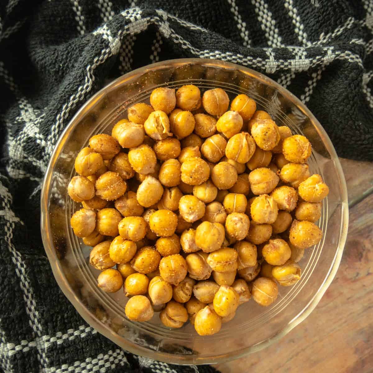 air fryer chickpeas close up