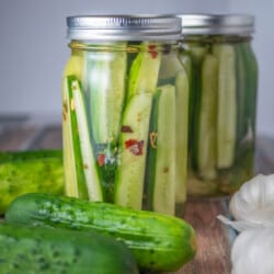 easy refrigerator dill pickles closeup featured
